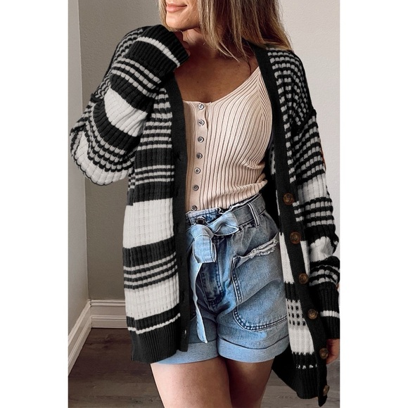 Sweaters - Colorblock Knit Cardigan